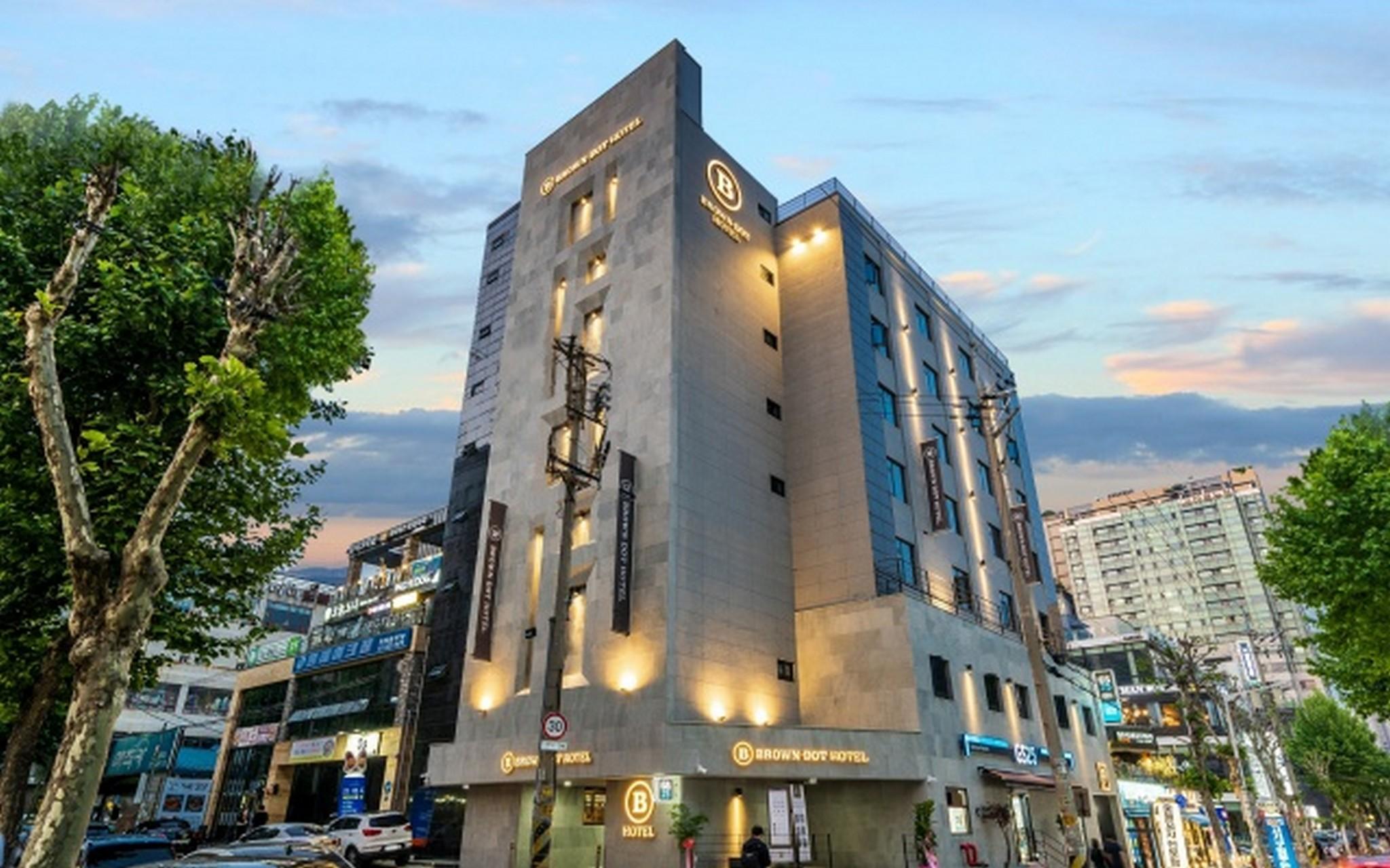 브라운도트 수원인계점 나혜석거리 (Brown Dot Suwon Ingye Branch Nahyeseok Street)