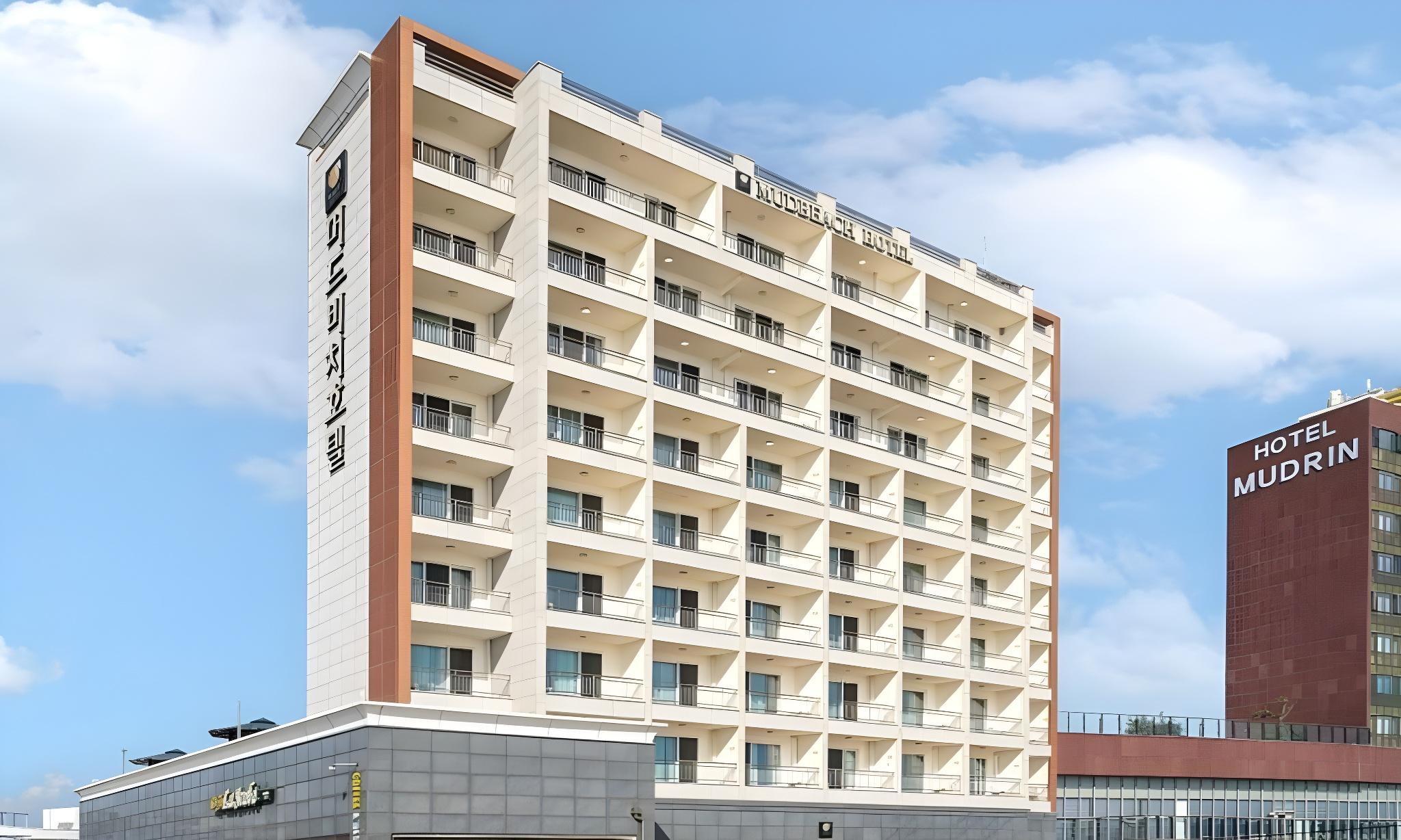 대천 머드 비치 호텔 (Daecheon Mud Beach Hotel)