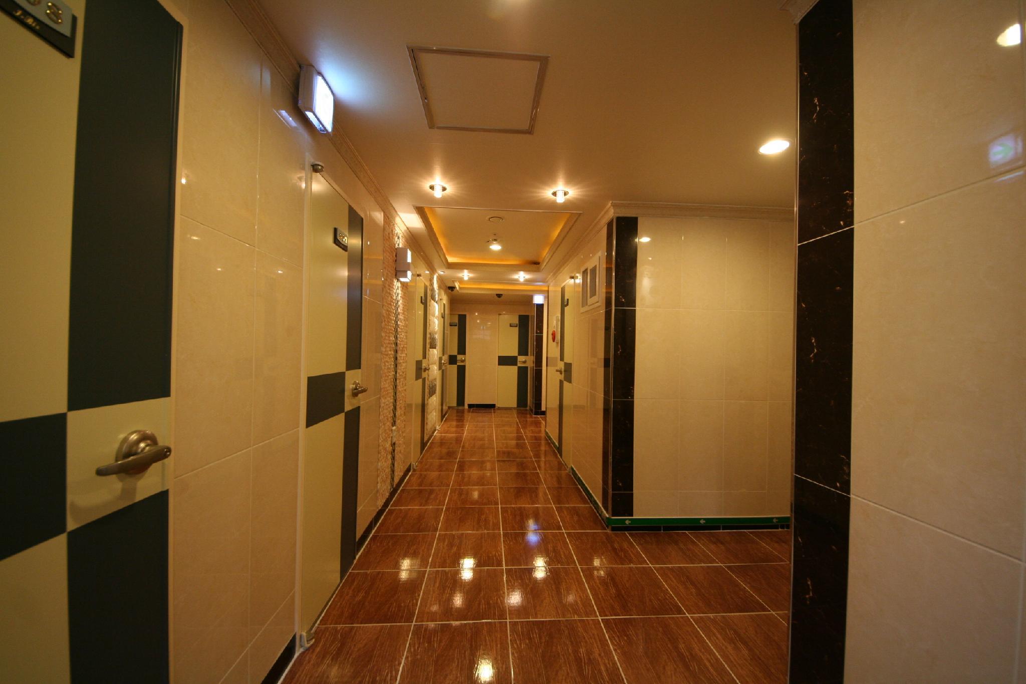아이비 하우스 (Ivy House)