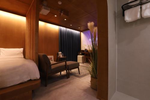 서정적인 호텔 청주점 (lyrical Hotel Cheongju)