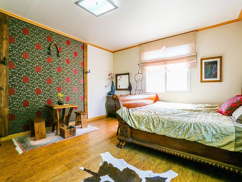 괴산 로미하우스펜션 (Goesan romi house pension)