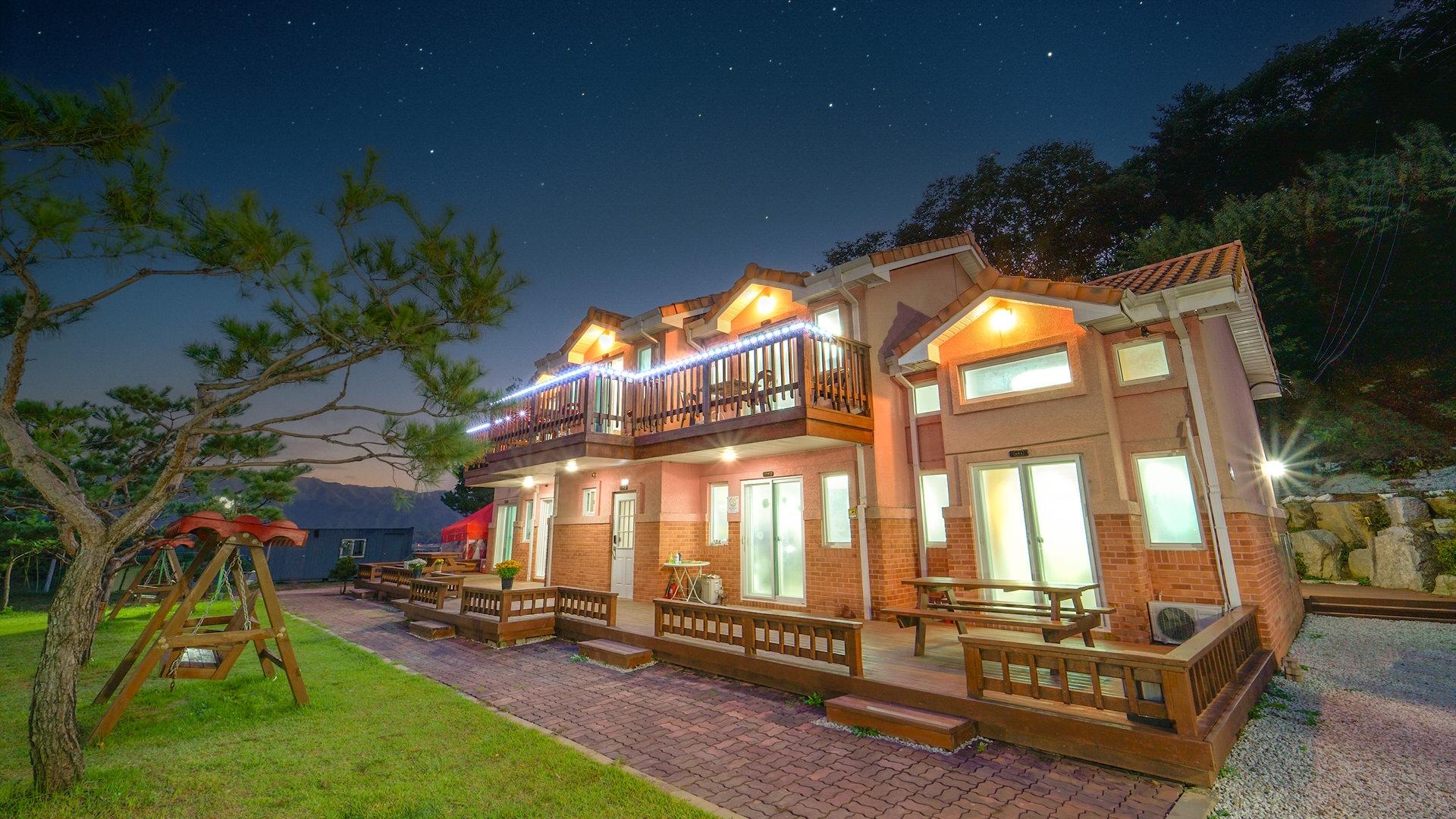 포천 쉼표 펜션 (Pocheon Swimpyo Pension)