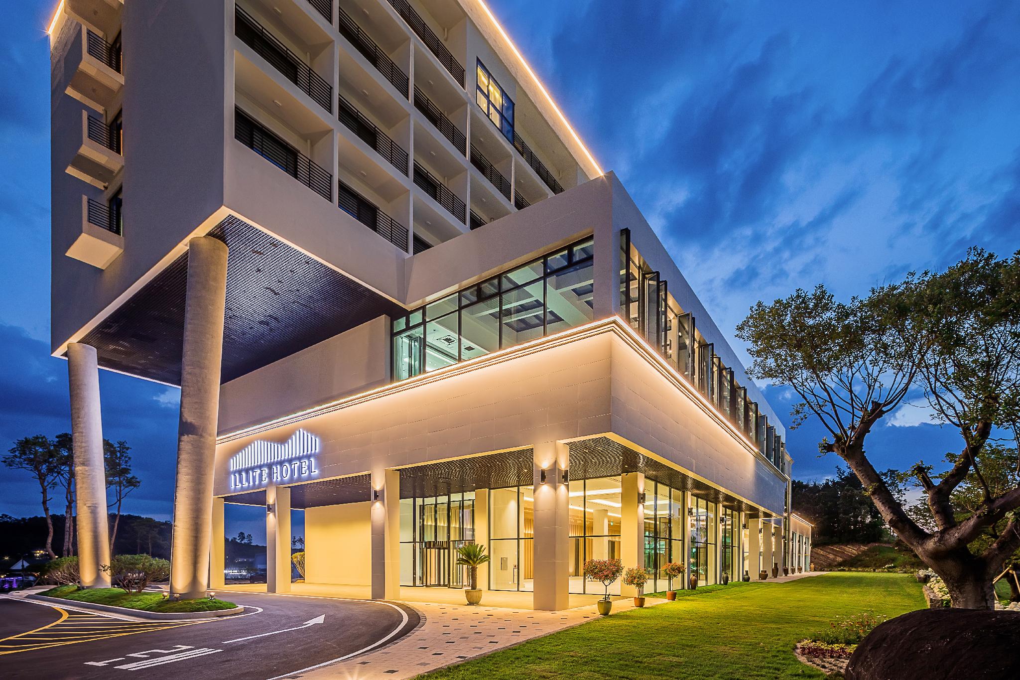 일라이트 호텔 (Illite Hotel)