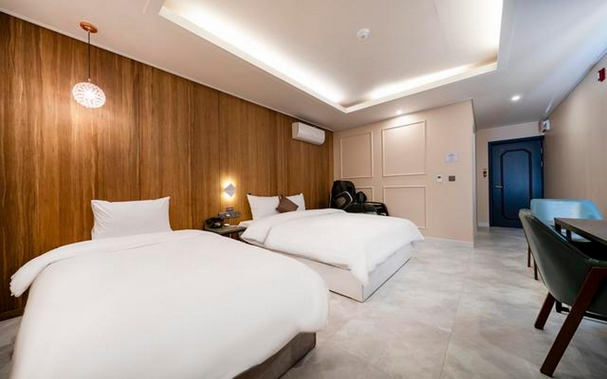 화성 월문 호텔 더 메이 (Hwaseong Wolmun Hotel The May)