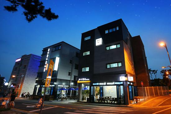 Daecheon Kona Dog Pension
