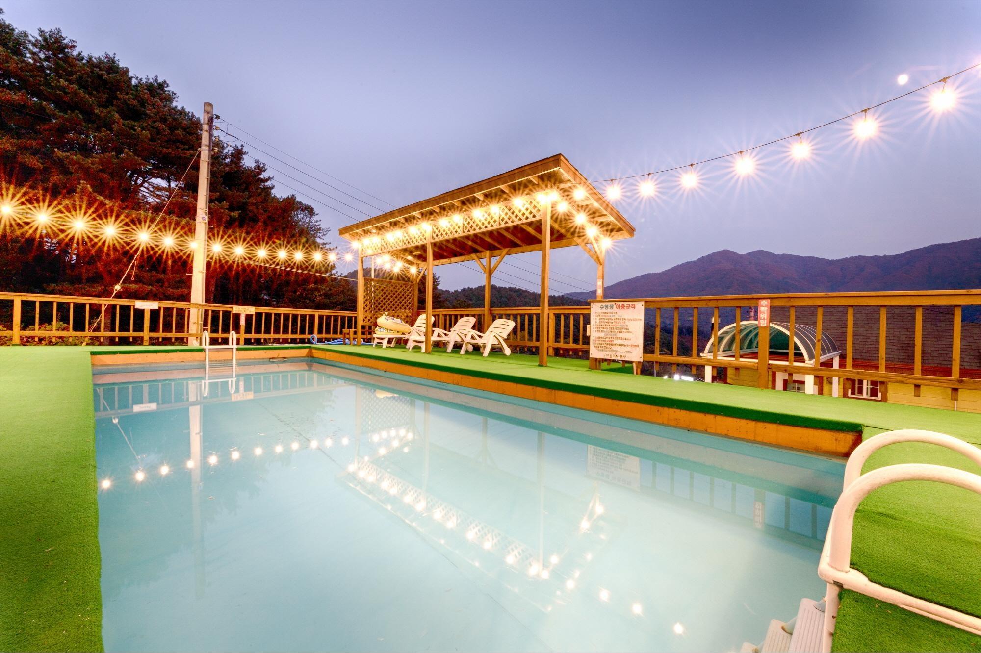 가평 아름마루 펜션 (Gapyeong Areummaru Pension)