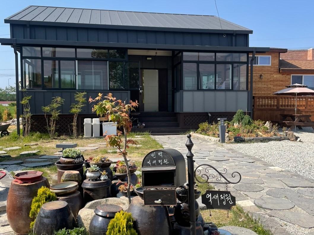 억새정원 펜션 (Buyeo Eoksae Jeongwon Pension)