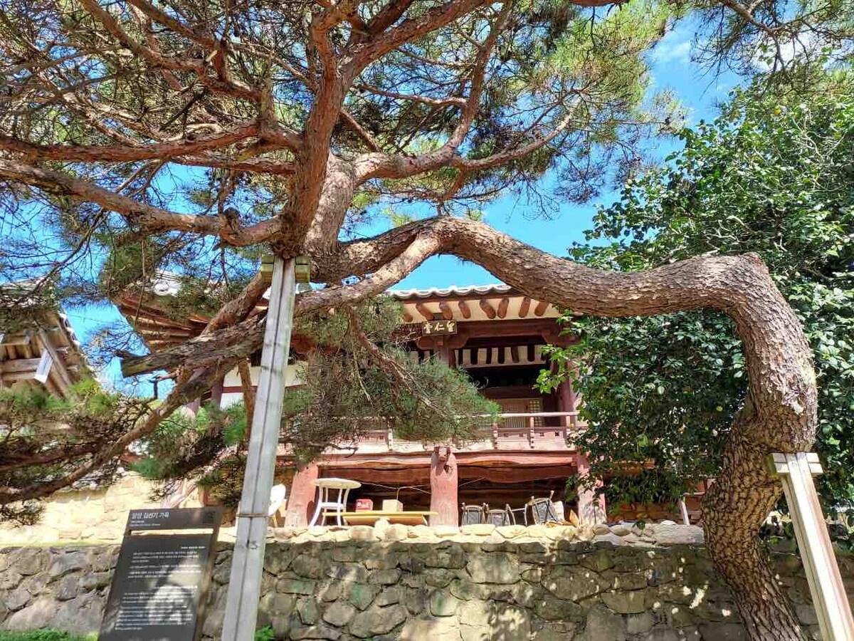 담양군의 프라이빗 하우스 (50m², 침실 1개, 프라이빗 욕실 1개) (D담양지방문화재180호 김선기가옥   망인당 고택에서 420년전 시간과 자연을 느껴보세요!)