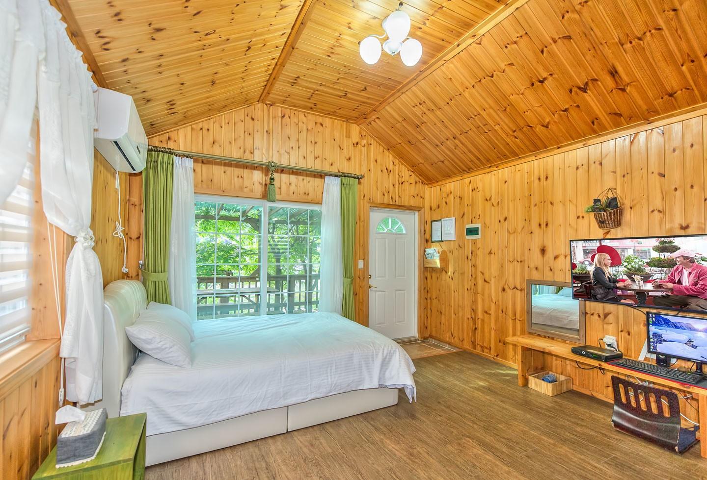 물가에 펜션 (Moolgaae Pension)