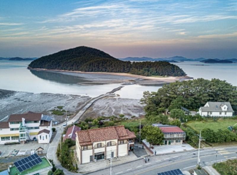 태안 더쉼펜션 (Taean The Rest Pension)