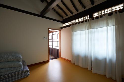 봉황재 한옥 게스트하우스 (Bonghwangjae Hanok Guesthouse)