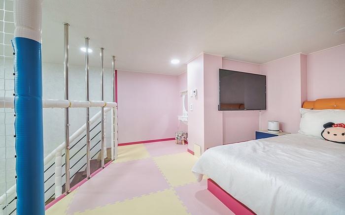 Abiento Kids Pool Villa