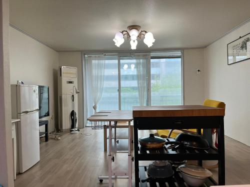 삼윤 아파트 (Sam Apartment)