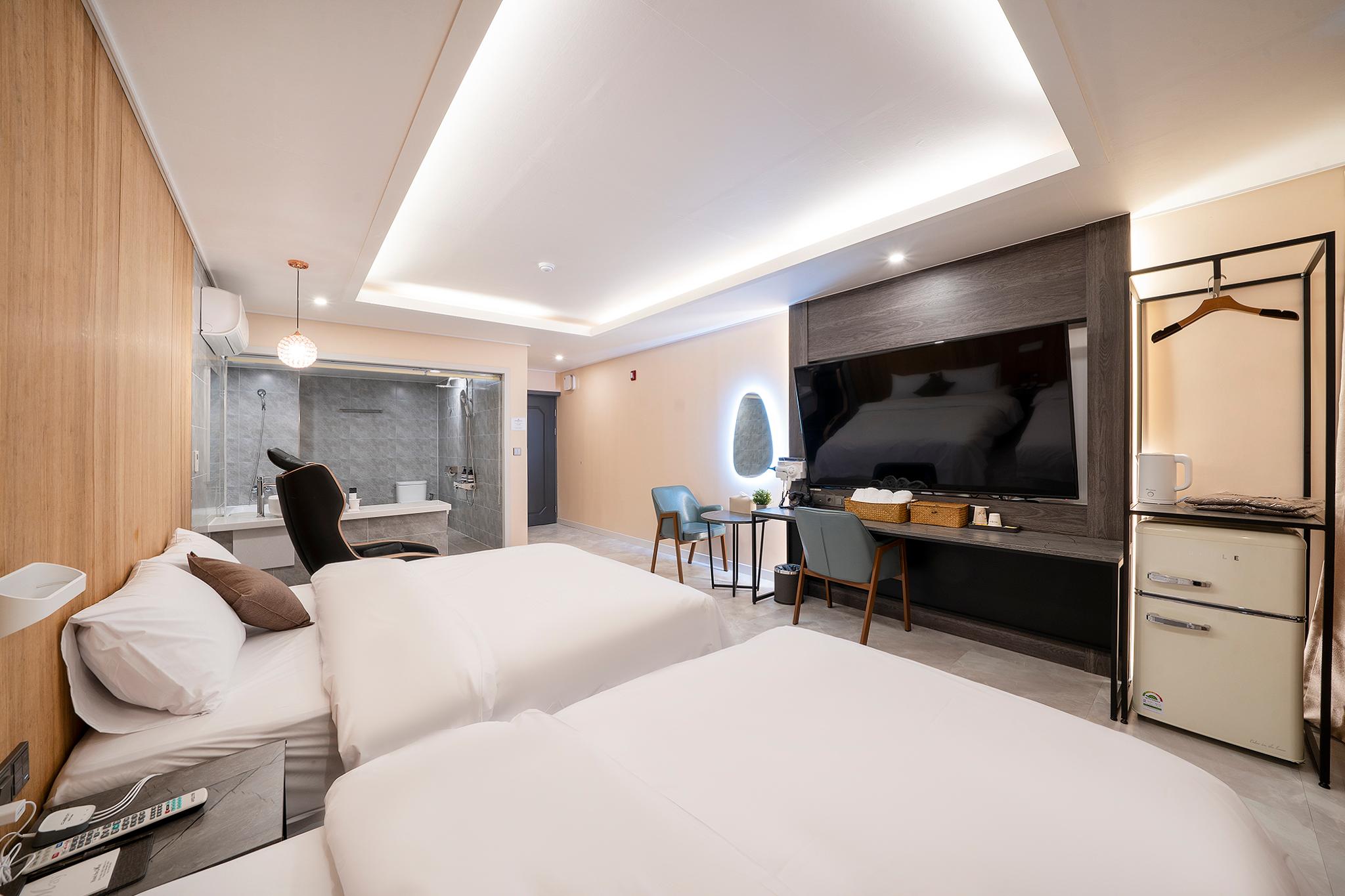 화성 월문 호텔 더 메이 (Hwaseong Wolmun Hotel The May)