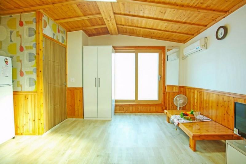 괴산 화양계곡도명산펜션 (Hwayang Gyegok Domyeongsan Pension)