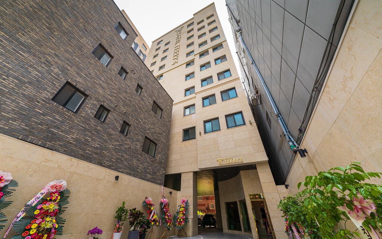 수원역 Hotel 테리스 (Suwon Station Hotel Terry's)