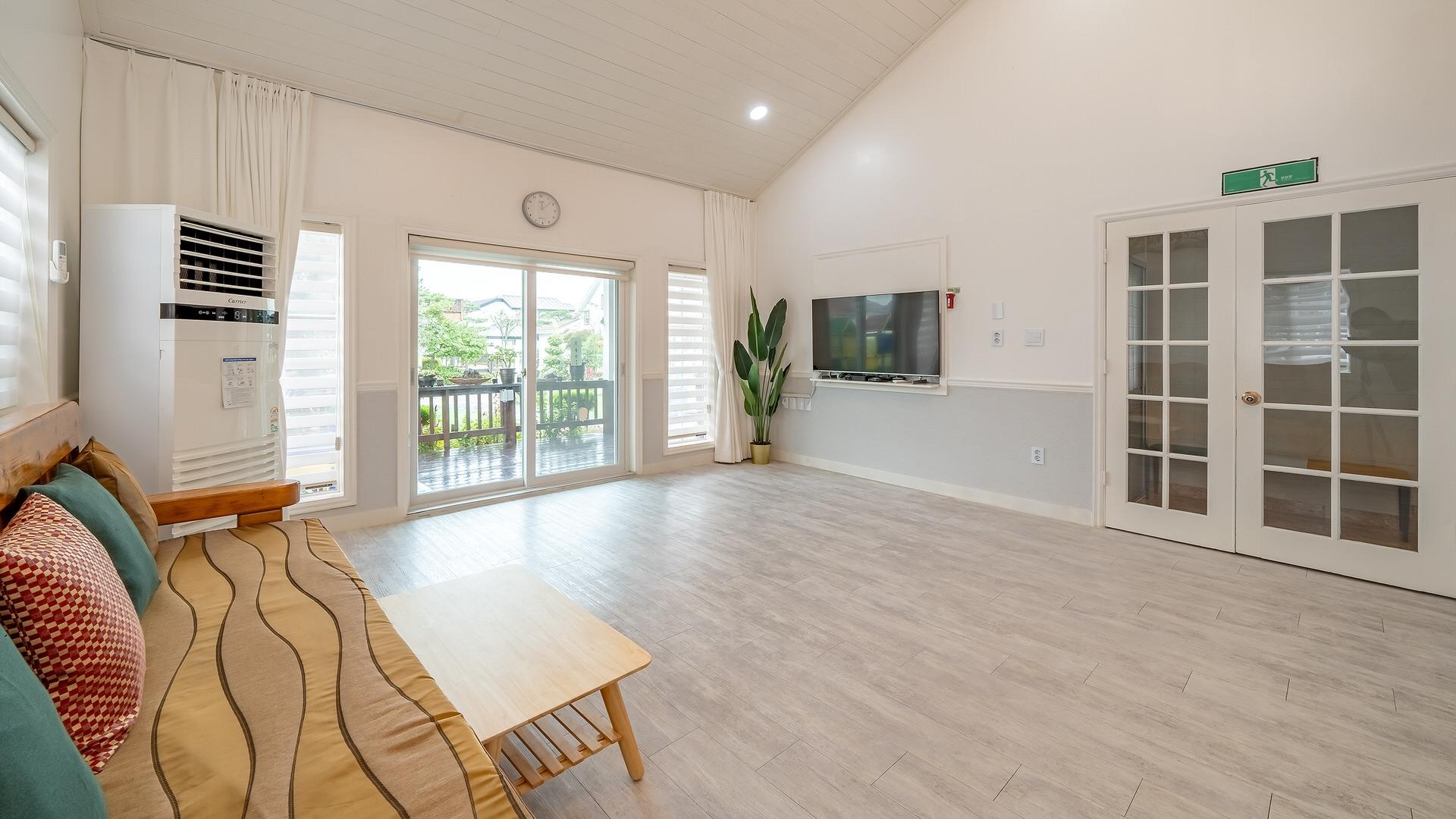 Daebudo Hebron Poolvilla 대부도 헤브론 독채 풀빌라 펜션 (Daebudo Hebron Poolvilla)