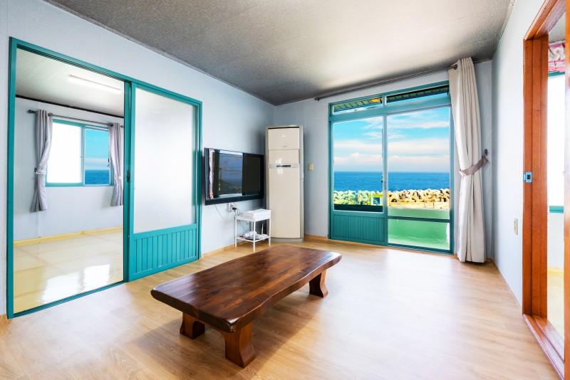 영덕 스테이693오션뷰펜션 (Yeongdeok Stay 693 Ocean View Pension)