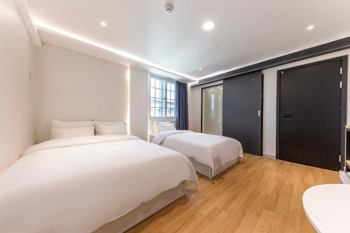 1962 비즈니스 호텔 춘천점 (1962 Business Hotel Chuncheon Branch)