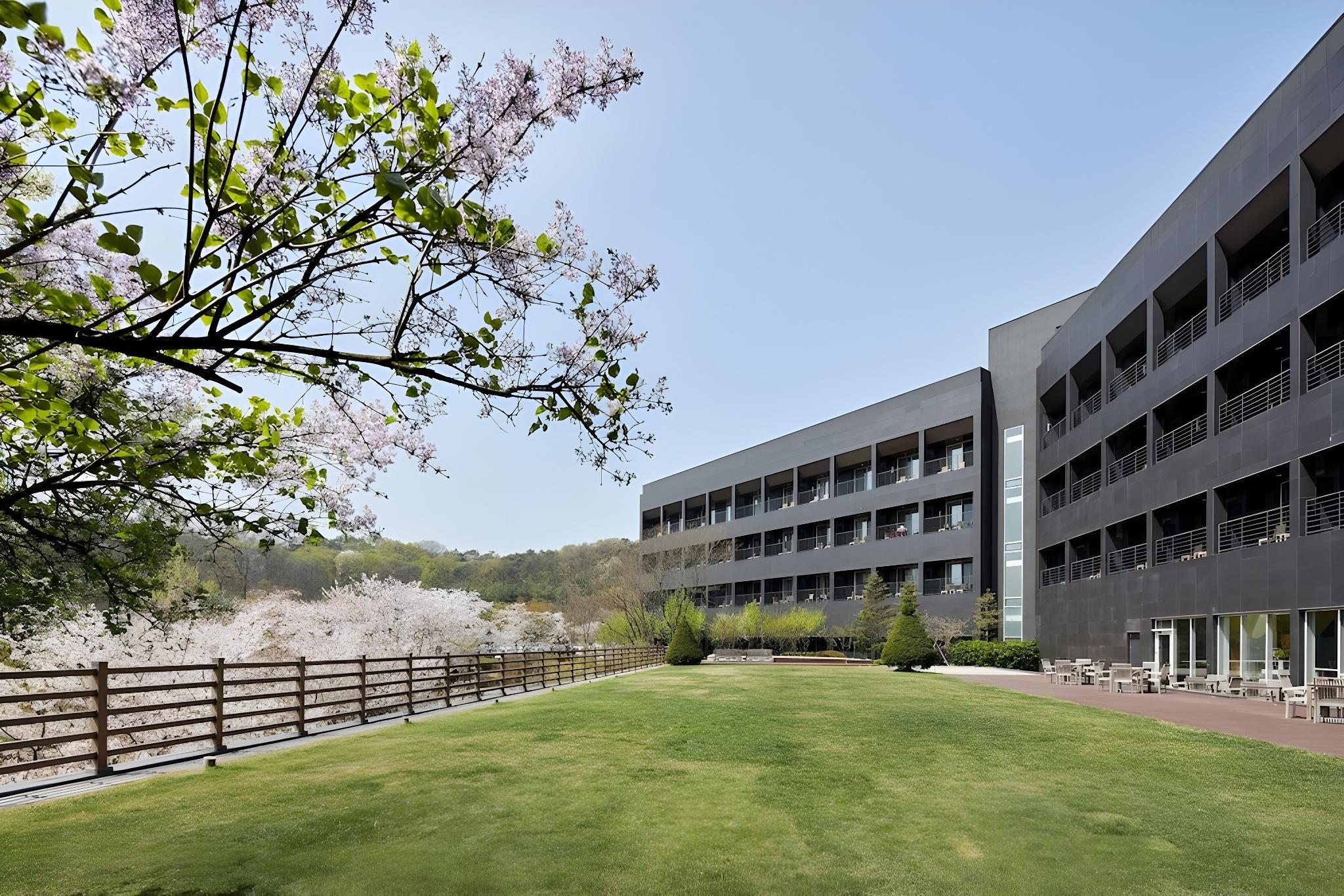 롤링힐스 호텔 (Rolling Hills Hotel)