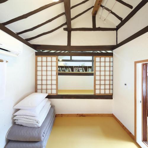 봉황재 한옥 게스트하우스 (Bonghwangjae Hanok Guesthouse)
