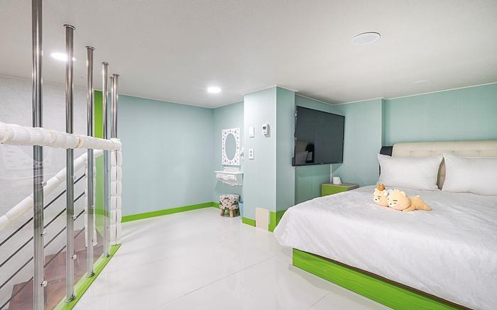 Abiento Kids Pool Villa