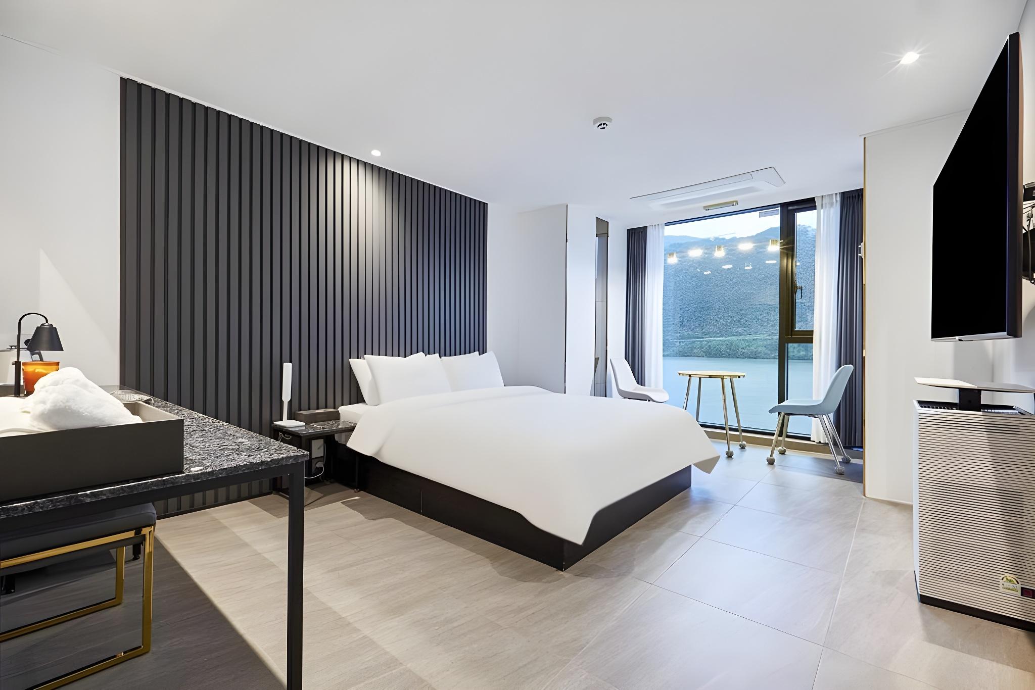 디엠버 호텔 (Yangpyeong D Emberhotel)