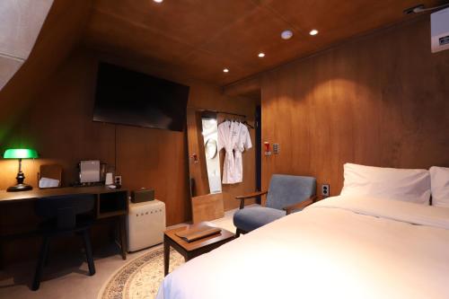 서정적인 호텔 청주점 (lyrical Hotel Cheongju)