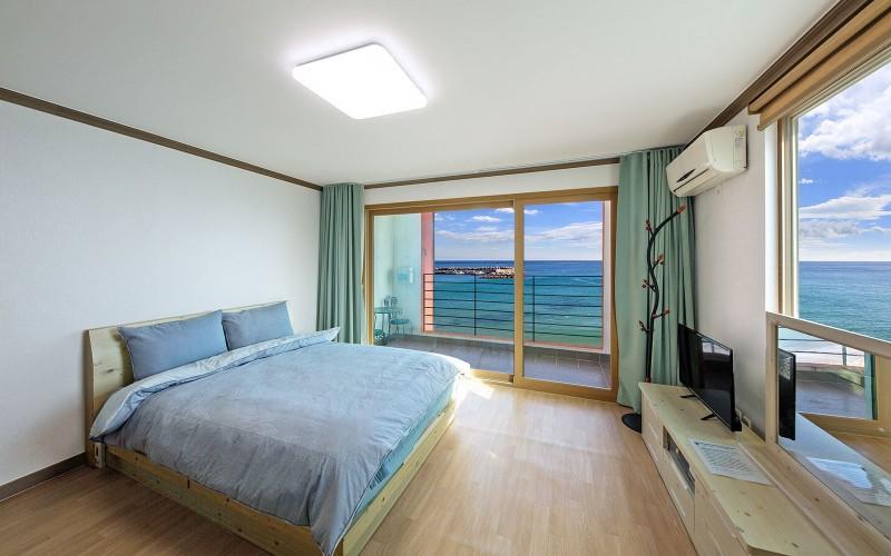 영덕 개미똥꾸펜션 (Yeongdeok Gaemitongkku Pension)