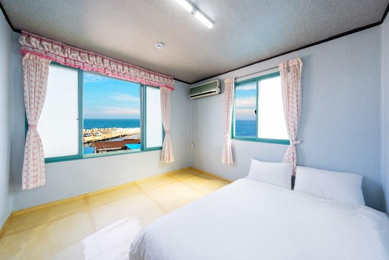 영덕 스테이693오션뷰펜션 (Yeongdeok Stay 693 Ocean View Pension)