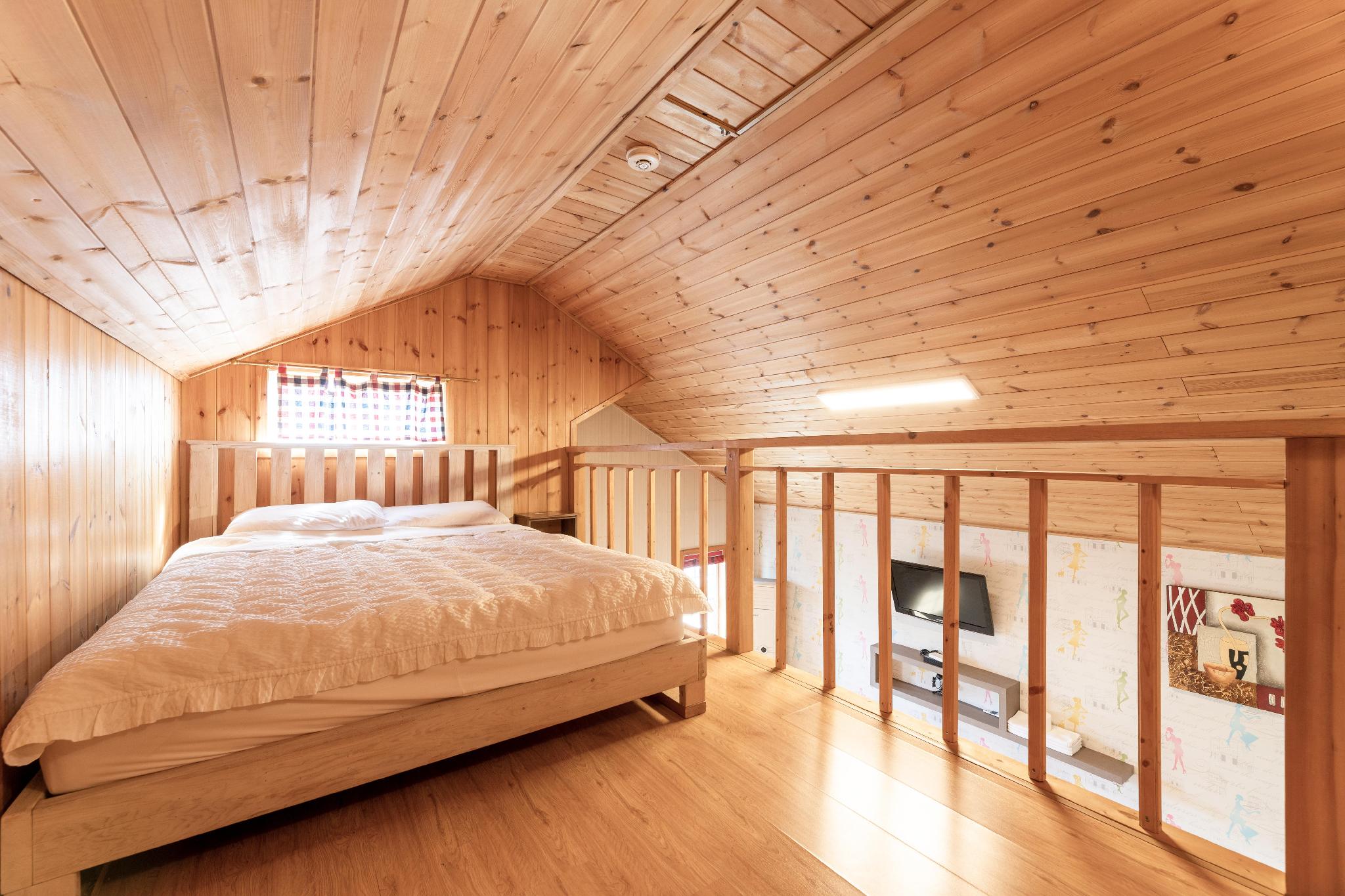 가평 아름마루 펜션 (Gapyeong Areummaru Pension)