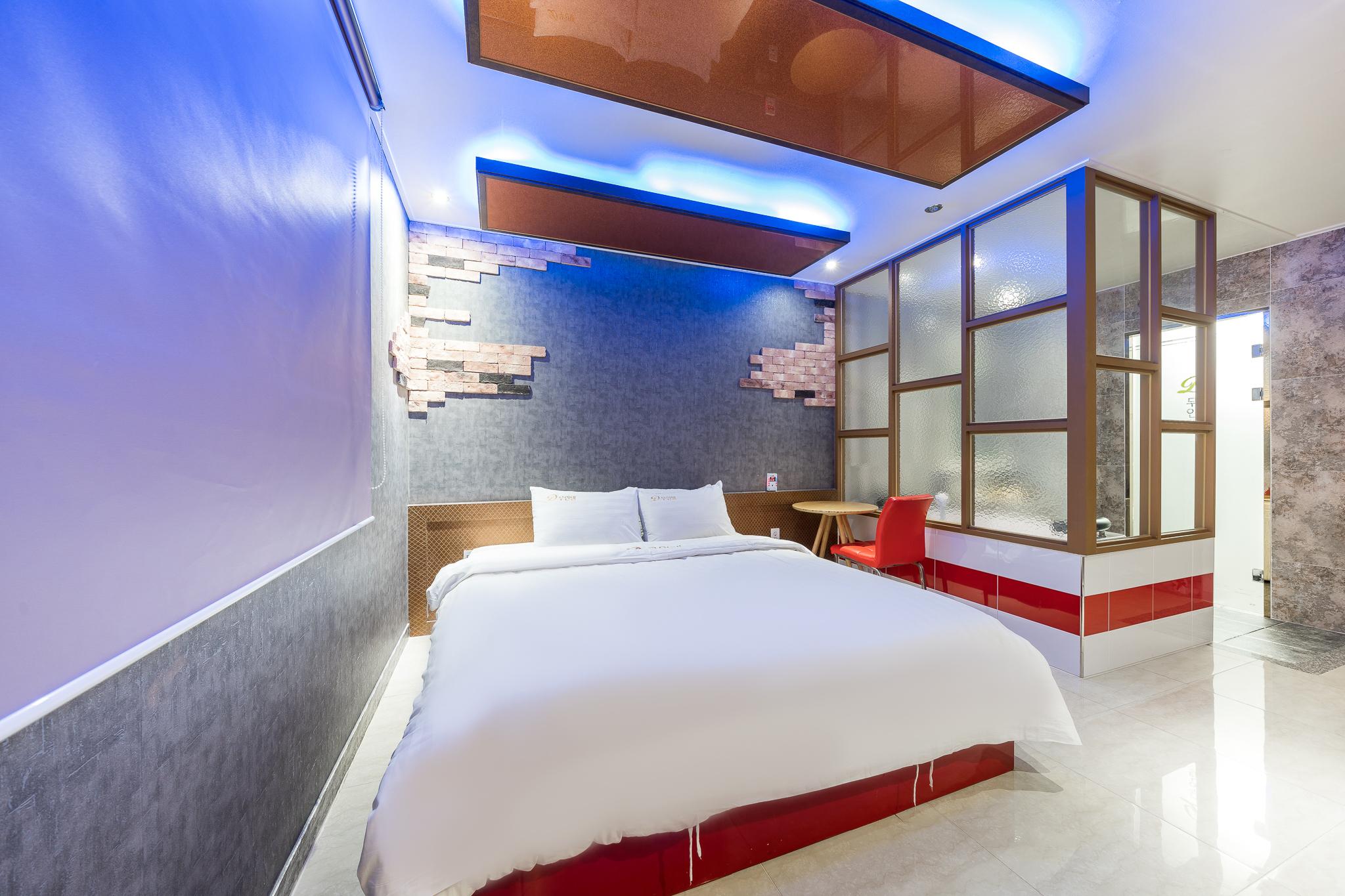 순천 D 무인텔 (Suncheon D Self Check-in Hotel)