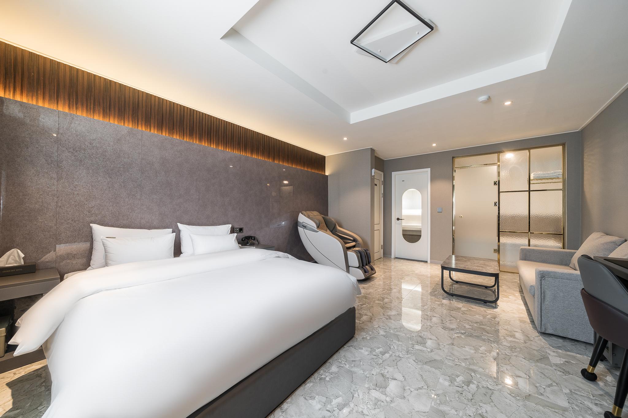 브라운도트 충주시청점 (Chungju Browndot Cityhall)