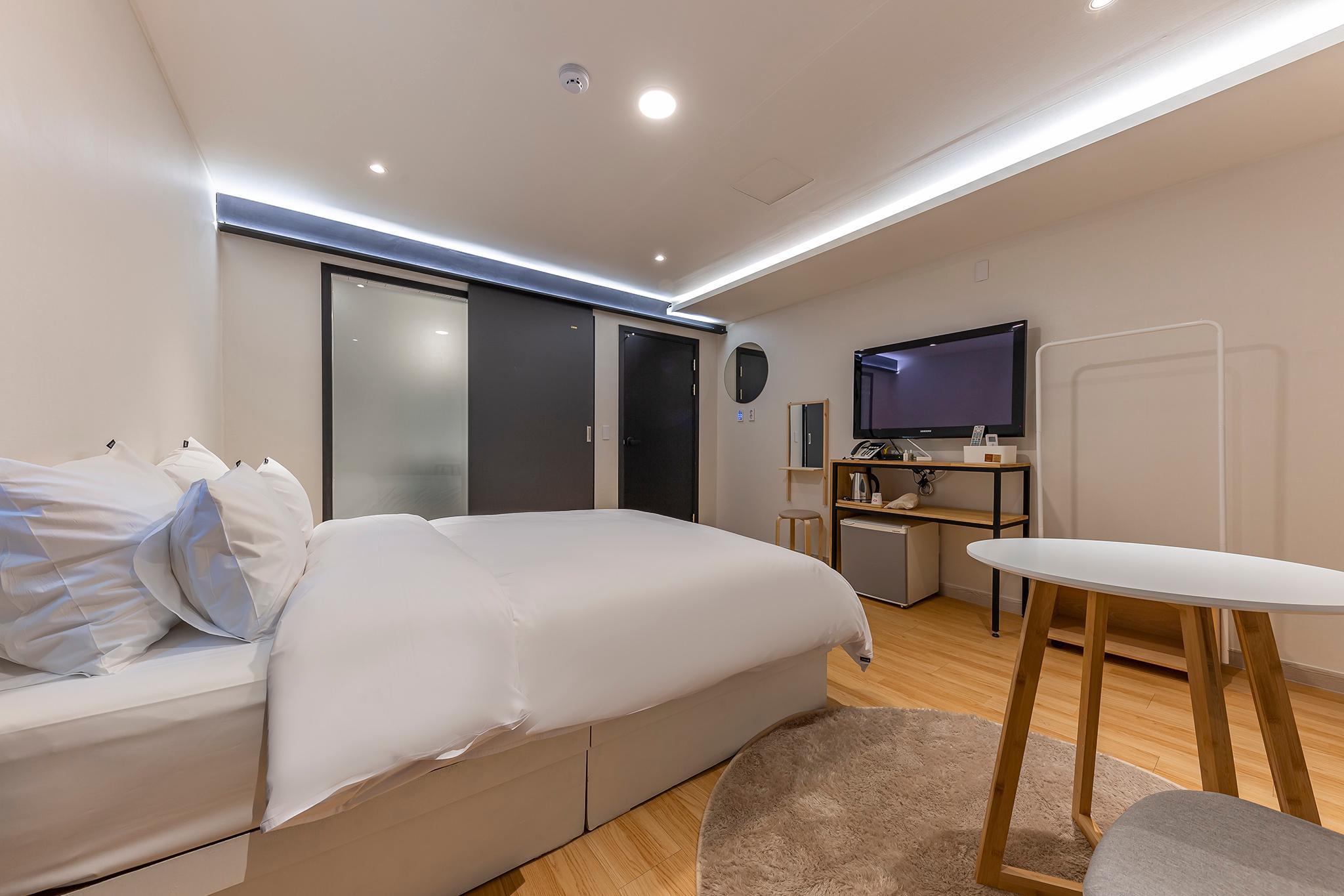 1962 비즈니스 호텔 춘천점 (1962 Business Hotel Chuncheon Branch)