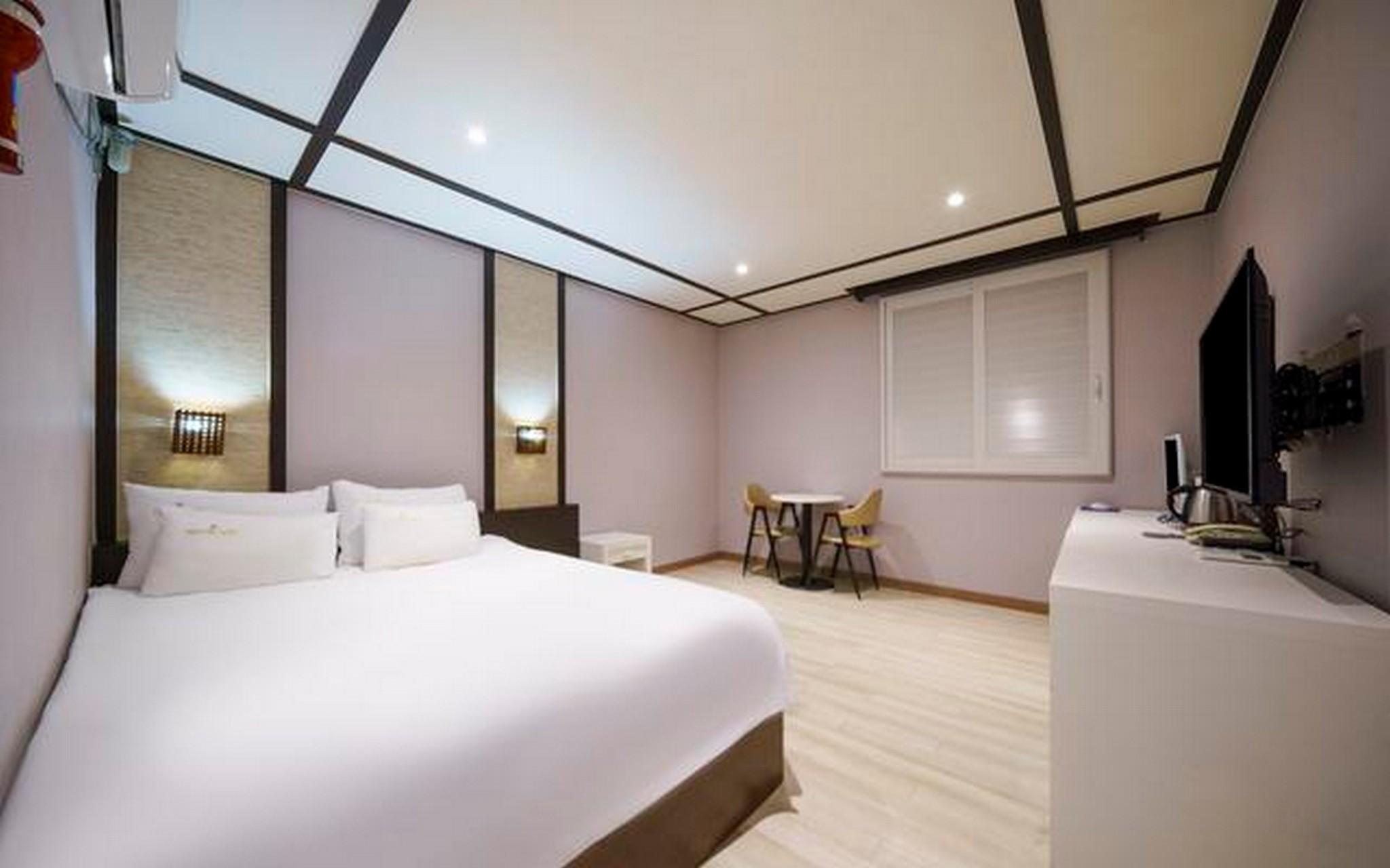 영주 호텔 위즈 (Yeongju Wiz Hotel)