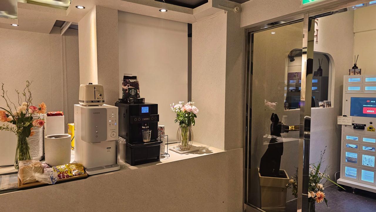 더 갤러리 호텔 (The Gallery Hotel)