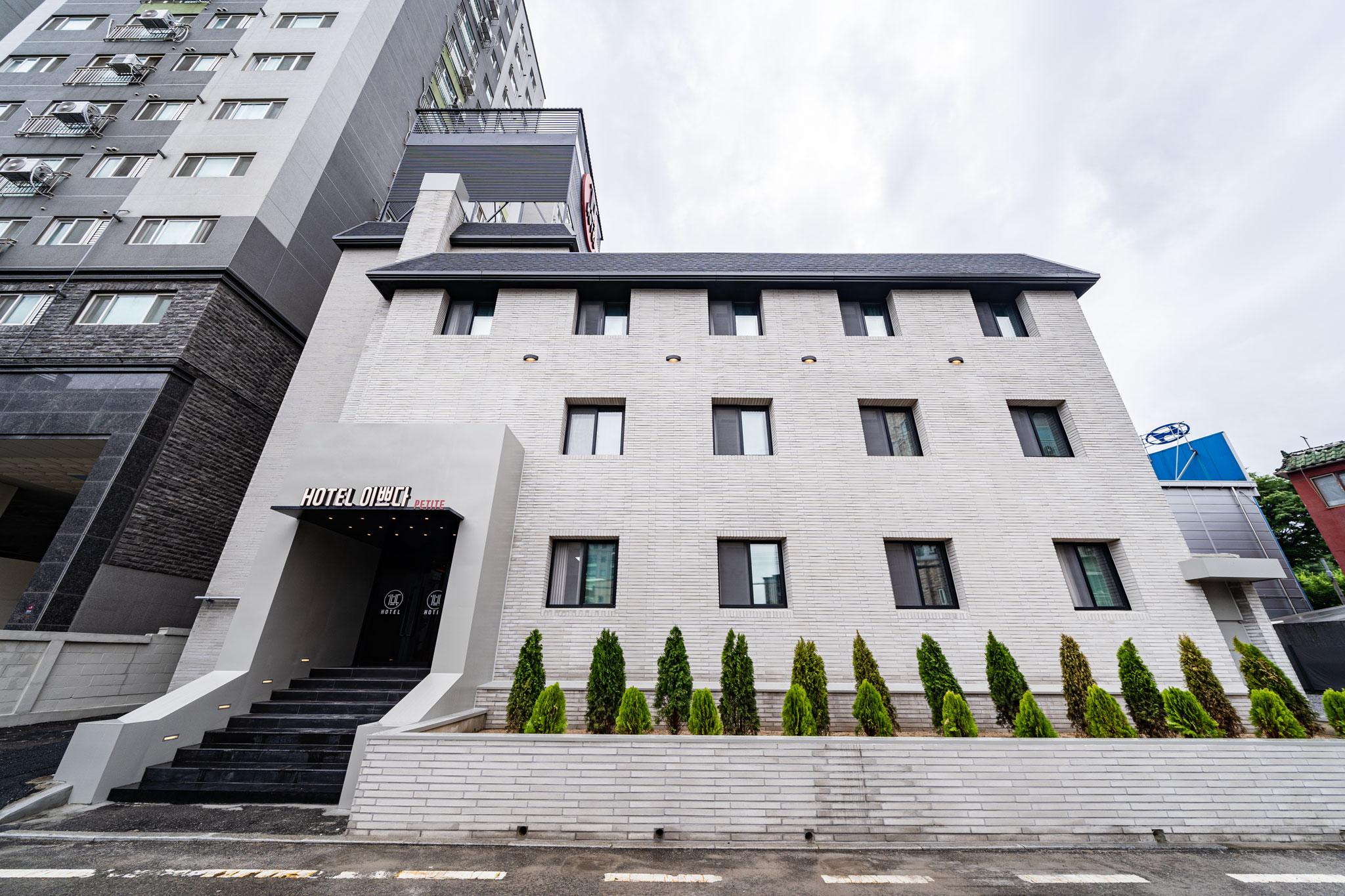 용인 호텔 이쁘다 쁘띠 (Yongin Hotel Pretty Petit)