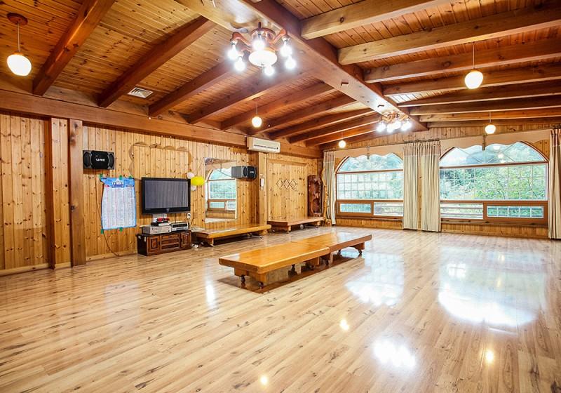 제천 월송가든펜션 (Jecheon Wolsong Garden Pension)