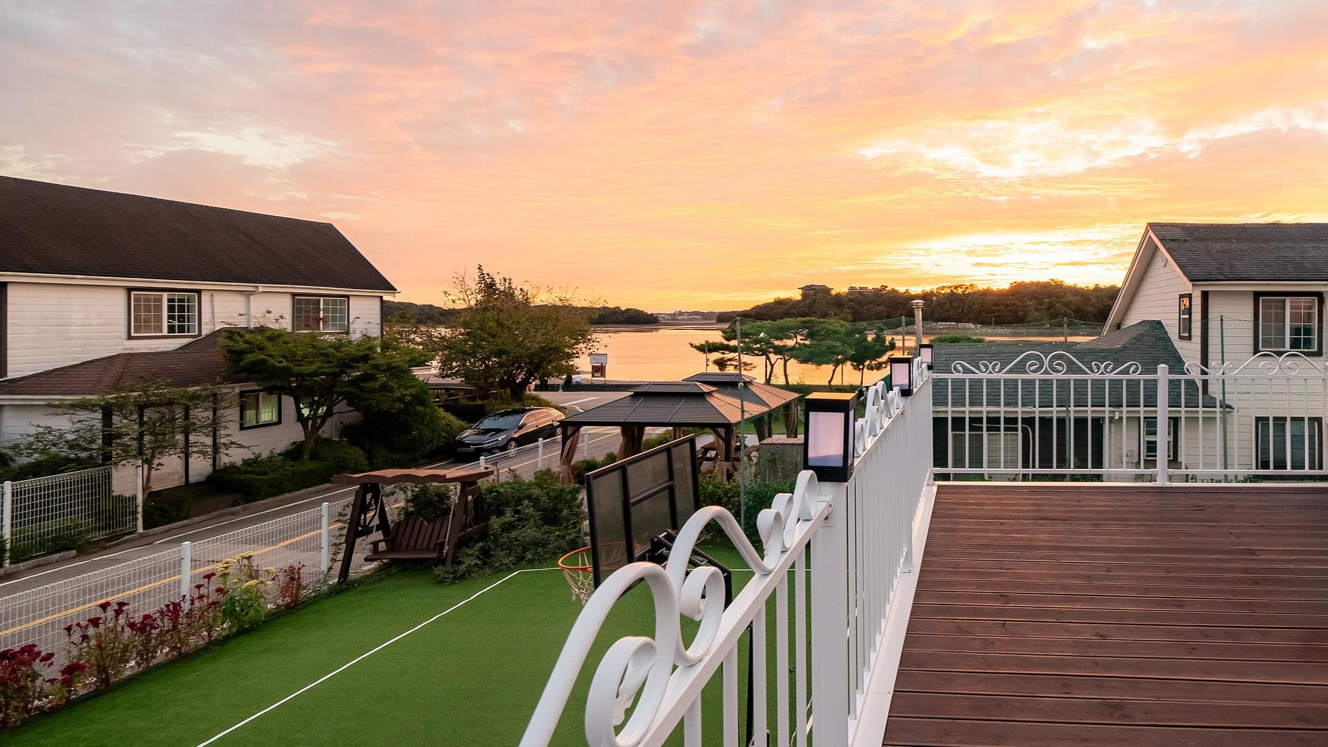 Daebudo Hebron Poolvilla 대부도 헤브론 독채 풀빌라 펜션 (Daebudo Hebron Poolvilla)