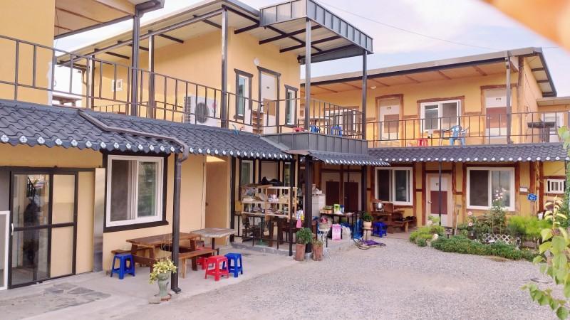 논산 호두나무펜션 (Nonsan Hodunamu Pension)