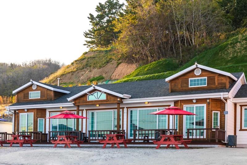 영덕 블루마린펜션 (Youngdeok Blue Marine Pension)