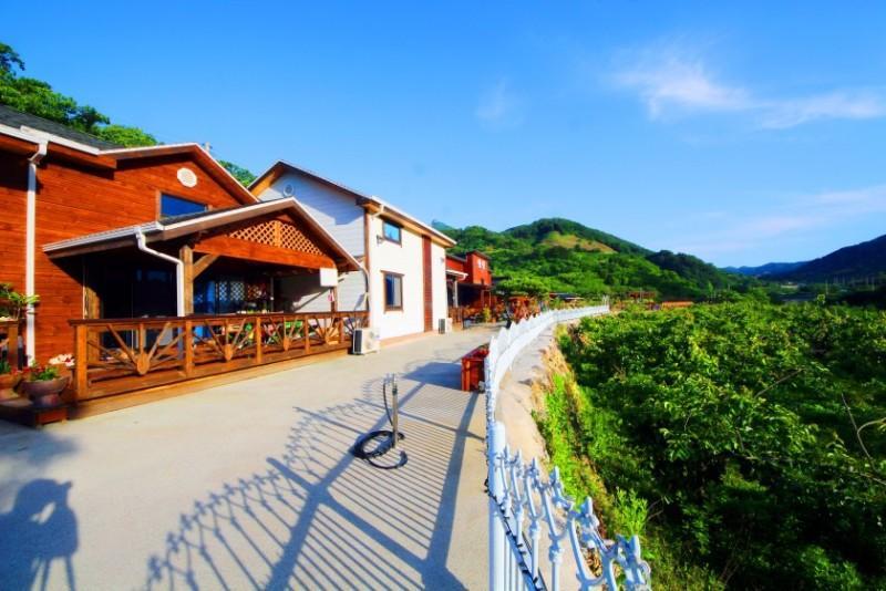 광양 숲속농원펜션 (Gwangyang Supsongnongwon Pension)