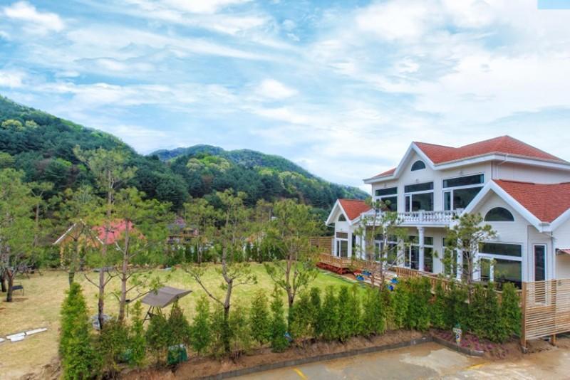 양평 보석상자펜션 (Yangpyeong Boseoksangja Pension)