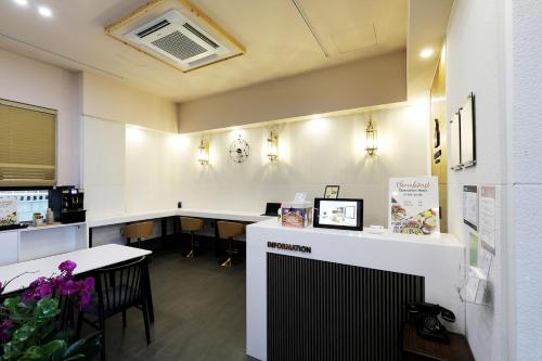 춘천 인트로 관광호텔 (Chuncheon Intro Tourist Hotel)