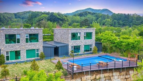춘천 남이섬 리버노스 풀빌라 (Chuncheon Namiseom River North Pool Villa)