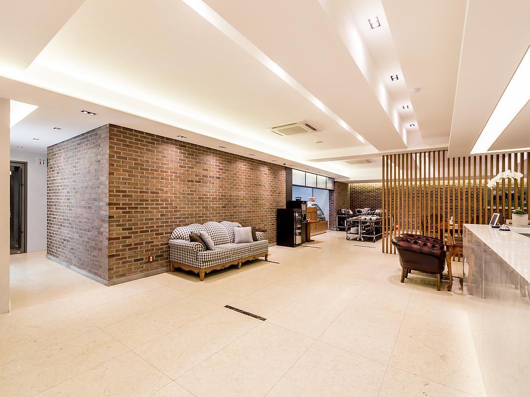 코리아 관광호텔 (Korea Tourist Hotel)