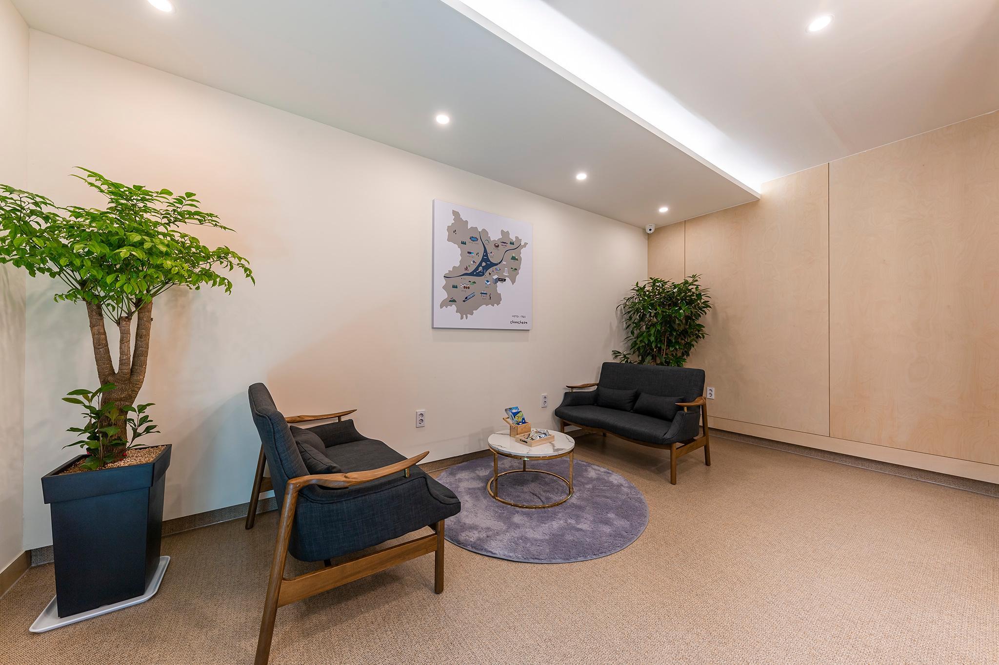 1962 비즈니스 호텔 춘천점 (1962 Business Hotel Chuncheon Branch)