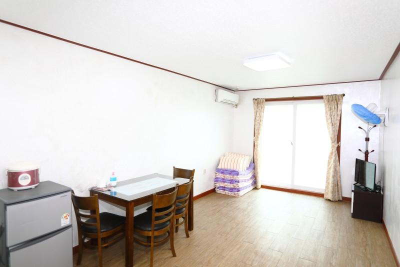 강릉 소나무펜션 (Gangneung Pine Tree Pension)