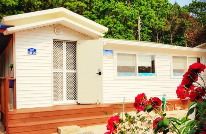 선재도 엄지네민박펜션 (Seonjaedo Umji's bed & breakfast pension)