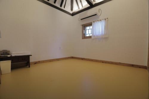 봉황재 한옥 게스트하우스 (Bonghwangjae Hanok Guesthouse)